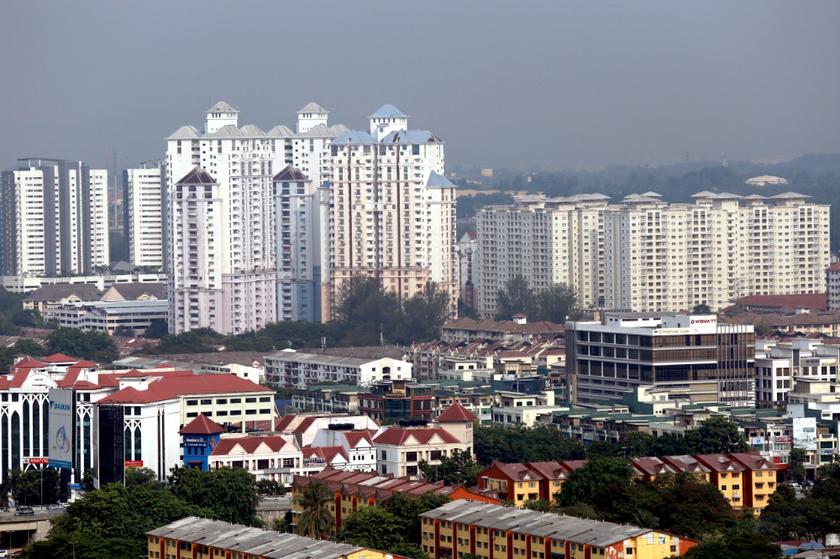 A view of condominiums near Subang, near LDP. A condo costs RM500,000 on average in the Klang Valley. u00e2u20acu201d Picture by Saw Siow Feng