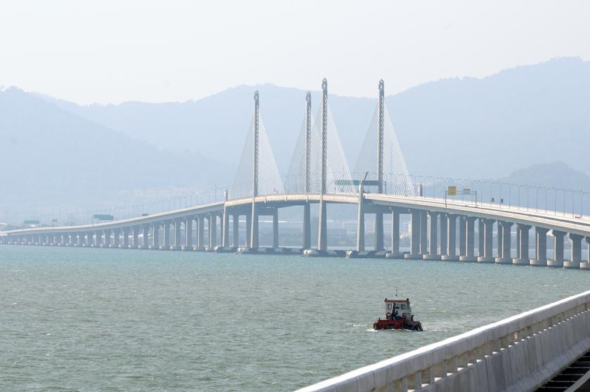 The RM4.5 billion second Penang bridge is the catalyst to open up mainland. u00e2u20acu201d Picture by K.E. Ooi