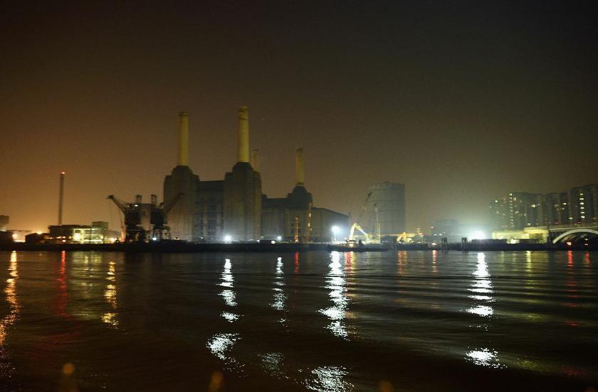 The River Thames flows by the Battersea Power Station in London, March 13, 2014, site of the SP Setia Malaysian-owned Battersea Power Station Development Co project Reuters