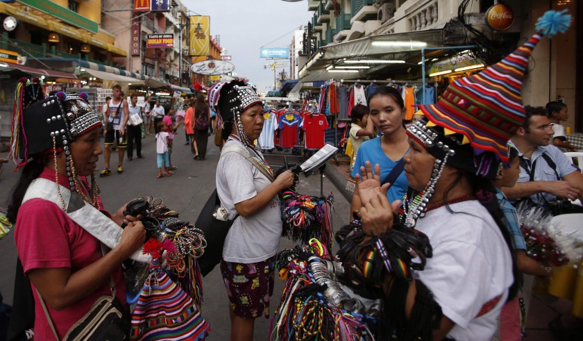 Vendors selling trinkets in a tourist district of Khao San Road in Bangkok. An official of Thailandu00e2u20acu2122s central bank said June 10, 2014 further easing of the low benchmark interest rate may do little to help the economy. u00e2u20acu201d Reuters pic