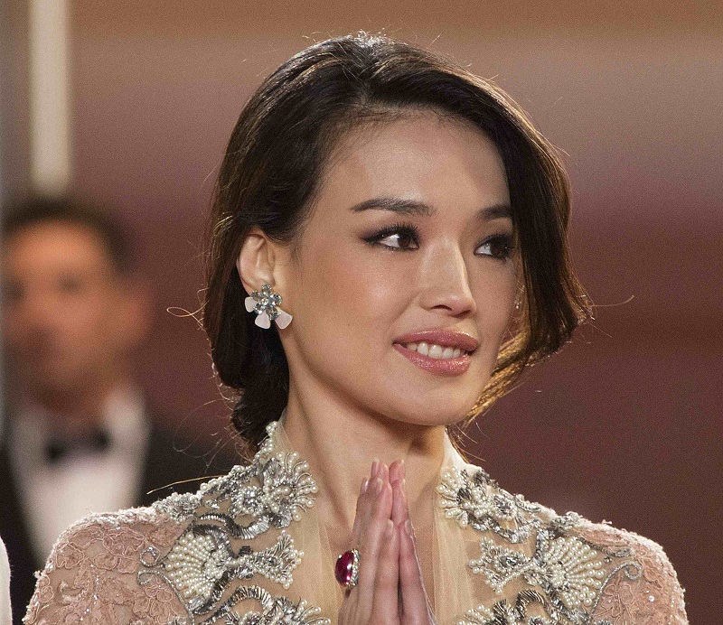 Cast member Shu Qi poses on the red carpet as she arrives for the screening of the film u00e2u20acu02dcThe Assassinu00e2u20acu2122 (Nie yin niang) in competition at the 68th Cannes Film Festival in Cannes, southern France, May 21, 2015. u00e2u20acu201d Reuters pic