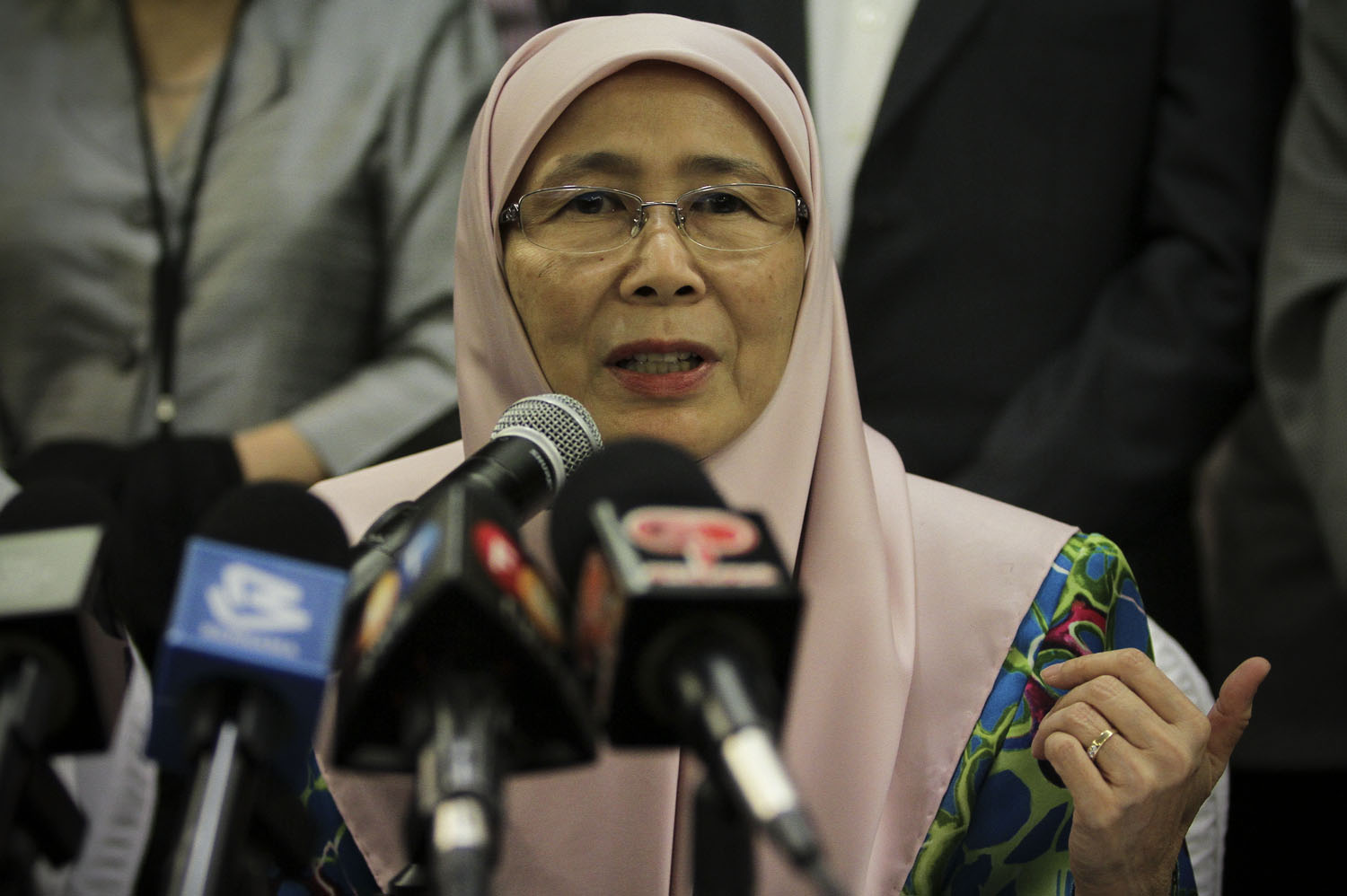 Opposition Leader Datuk Seri Wan Azizah Wan Ismail at a press conference in Subang, September 22, 2015. u00e2u20acu201d Picture by Yusof Mat Isa