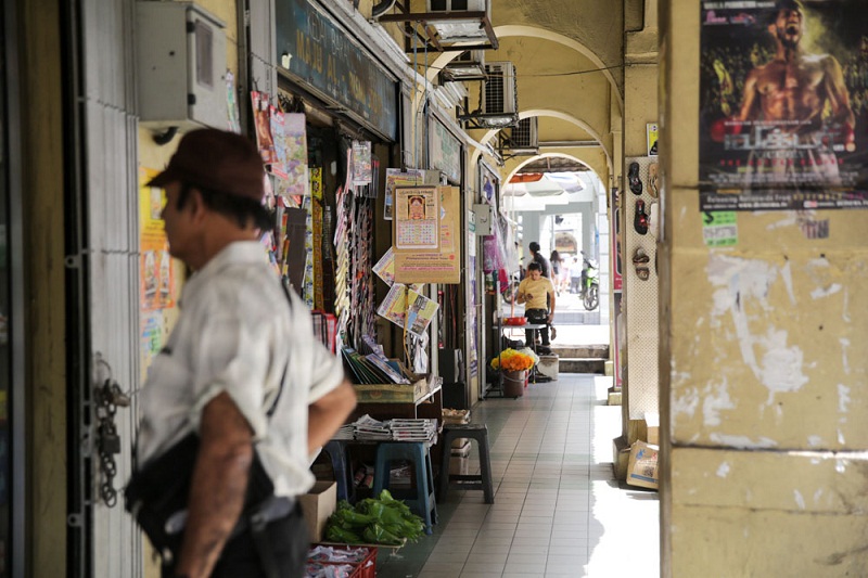 Public spaces including sidewalks like this in downtown Kuala Lumpur could be turned into a better space for the local community. u00e2u20acu201d Picture by Choo Choy May