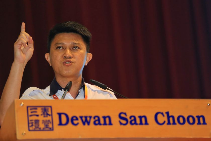 MCA Youth chief Senator Chong Sin Woon delivers his speech at MCA Youthu00e2u20acu2122s 51st Annual General Meeting in Wisma MCA, Kuala Lumpur, October 10, 2015. u00e2u20acu201d Saw Siong Feng