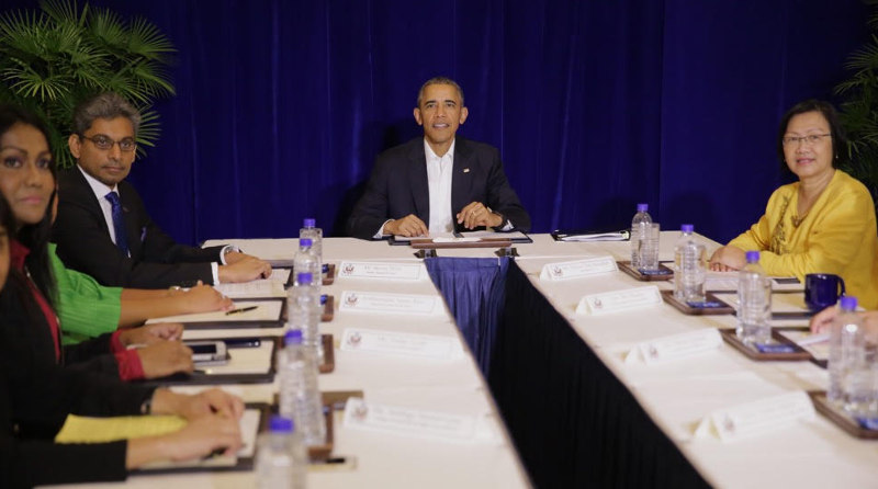 US President Barack Obama meets with eight Malaysian civil society leaders including Bar Council president Steven Thiru and Bersih 2.0 chairman Maria Chin Abdullah, at the Ritz-Carlton Kuala Lumpur on Nov 21, 2015. u00e2u20acu201d Picture by Choo Choy May