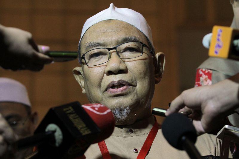Harussani perak sri mufti zakaria tan Malay Muslim