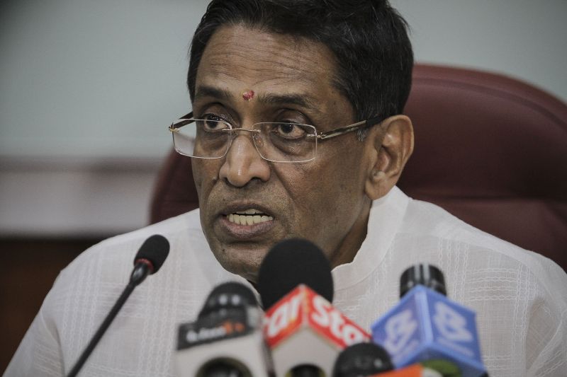 Former health minister Datuk Seri Dr S. Subramaniam said the contract system was a temporary solution introduced in 2016 to reduce the red tape and clear the ‘huge backlog’ of medical graduates waiting to serve their mandatory training in the government sector. ― Picture by Yusof Mat Isa