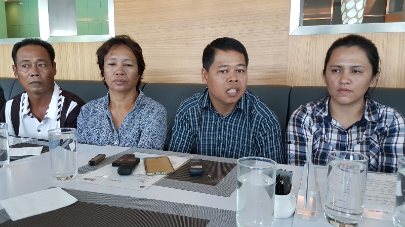 Kho Jabingu00e2u20acu2122s family, (from left) uncle Sunggoh Baling, mother Lenduk Baling, uncle Lunchom Gansi and sister Jumai at a press conference in Kuching, May 1, 2016. u00e2u20acu201d Picture by Sulok Tawie