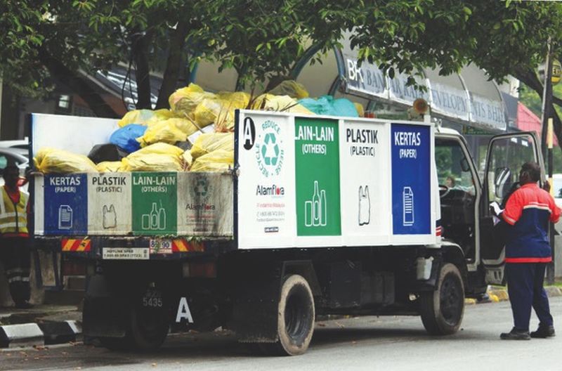 Residents in participating areas who fail to separate waste face compound fines. u00e2u20acu2022 Malay Mail pic