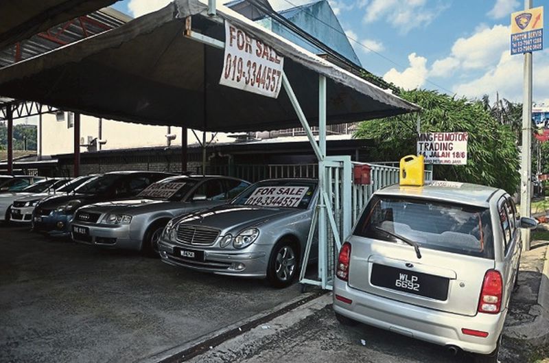 Used cars for sale. The Federation of Motor and Credit Company of Malaysia, Kuala Lumpur and Selangor says it will be happy to give the government some imput when it reviews the National Automotive Policy. u00e2u20acu201d Picture by Mukhriz Hazim