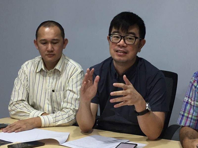 Likas State Assemblyman Junz Wong wants the state government to confirm the authenticity of a 20-year RM480 million contract  between the department and a private company were being leaked on social media. u00e2u20acu2022 Picture by Julia Chan