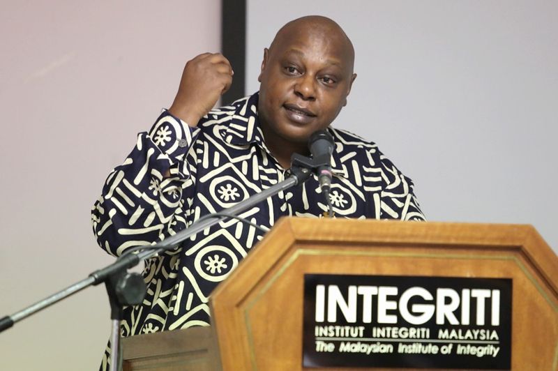 Maina Kiai, UN Special Rapporteur on Freedom of Assembly, speaking at Institut Integriti Malaysia (IIM) in Kuala Lumpur, December 5, 2016. u00e2u20acu201d Picture by Choo Choy May