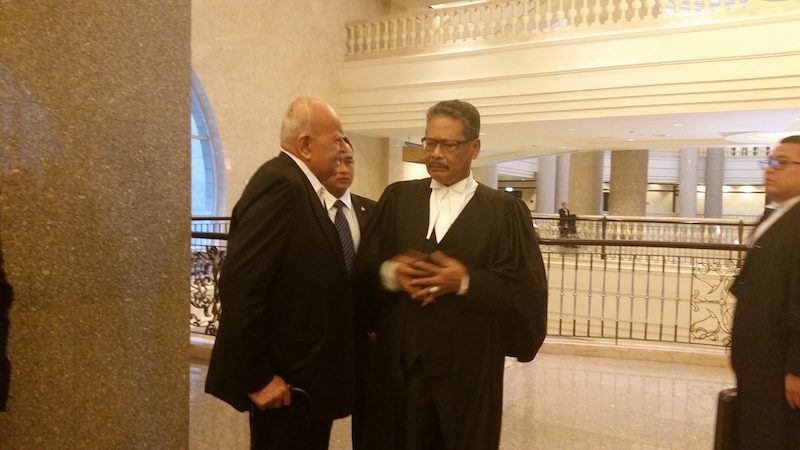 Attorney-General Tan Sri Mohamed Apandi Ali (right) listens attentively to lawyer Datuk Seri Gopal Sri Ram at the Federal Court, February 22, 2017. Both are former Federal Court judges. u00e2u20acu201d Picture by Ida Lim