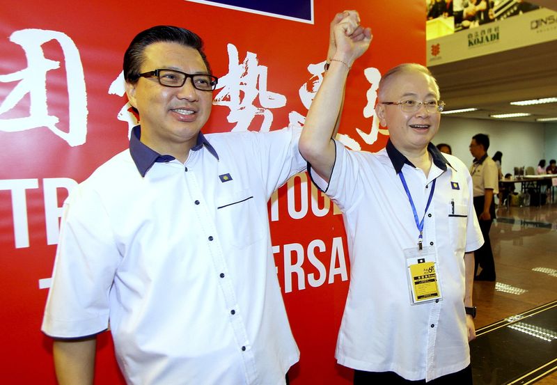 MCA president Datuk Seri Liow Tiong Lai (left) and his deputy Datuk Seri Dr Wee Ka Siong attend the partyu00e2u20acu2122s Extraordinary General Meeting at Wisma MCA, March 4, 2017. u00e2u20acu201d Bernama pic