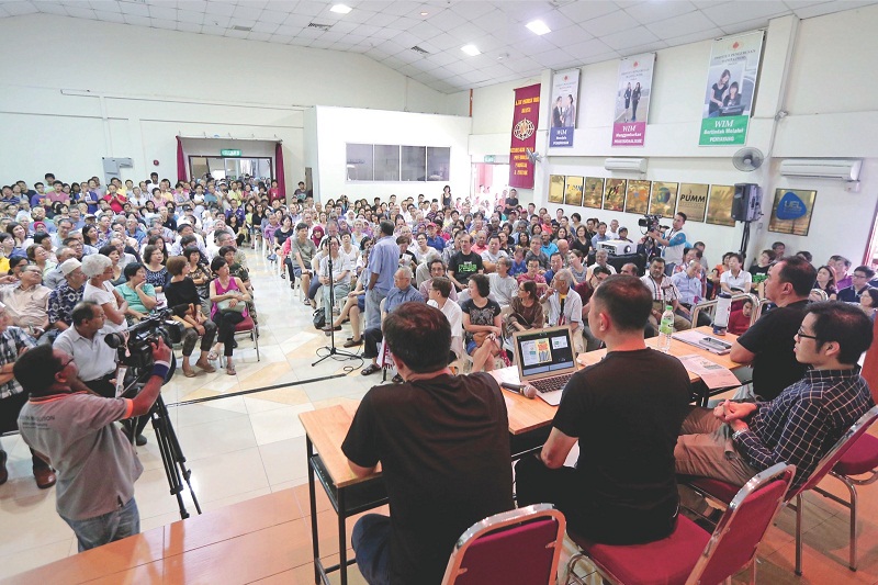 TTDI residents voiced their concerns over the proposed developments during the meeting yesterday. u00c2u00acu00e2u20acu201d Malay Mail pic