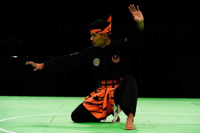 A silat exponent performing the 'seni ganda' during the KL Sea Games 2017. ― Picture via Twitter/kl2017
