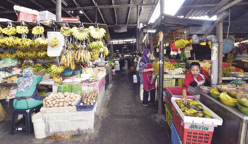 The affordability aspect is another key appeal of Keramat and Pasar Datuk Keramat is a popular market for those looking to buy reasonably-priced food, fruits and more. u00e2u20acu201d Picture by Malay Mail