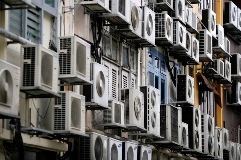 A survey revealed that Malaysiansu00e2u20acu2122 desire to conserve electricity conflicts with their love for air-conditioning. u00e2u20acu201d Reuters file pic