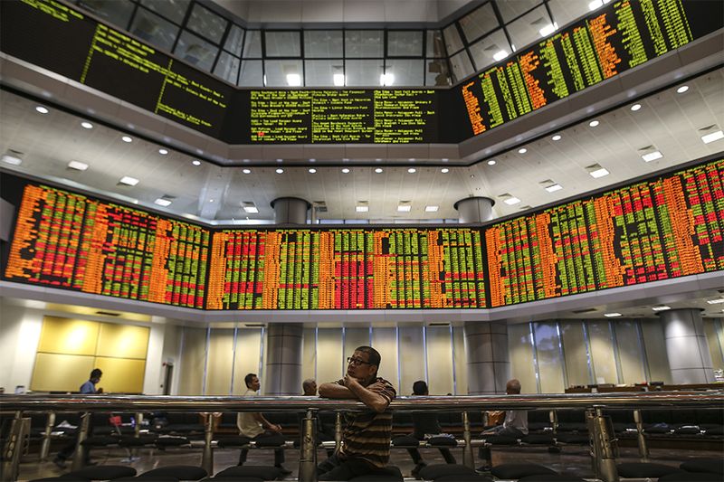 On the broader market, losers outpaced gainers 380 to 172, while 304 counters were unchanged, 1,329 untraded and five others suspended. — Picture by Azneal Ishak