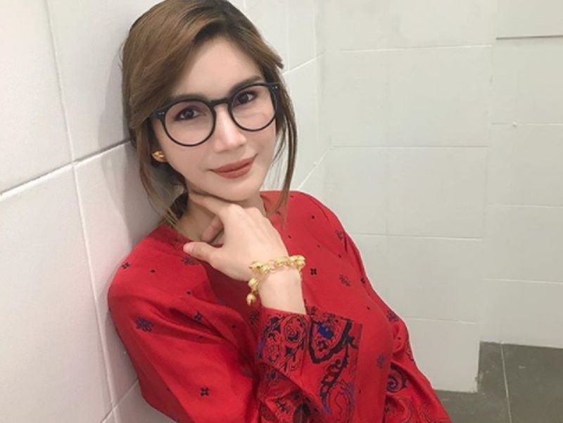Nur Sajat (pic) was criticised on social media after photos and videos of her performing the pilgrimage went viral. — Picture via Instagram/Nur Sajat02