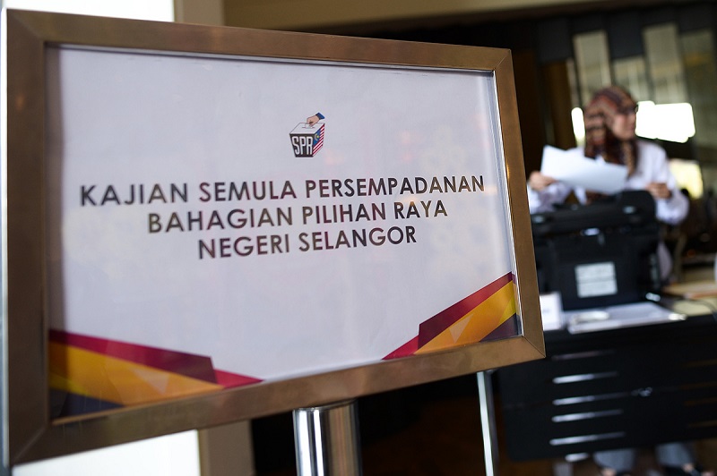 General view of the Election Commission redelineation study registration counter at Concorde Hotel in Shah Alam February 27, 2018. u00e2u20acu201d Picture by Mukhriz Hazim