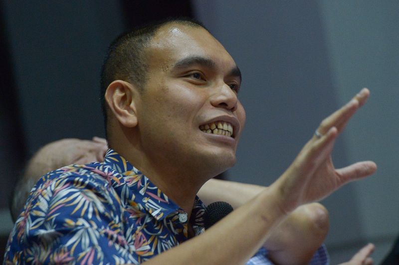 Syahredzan explained that the decision to declare a 'disaster emergency' lies with Putrajaya, and it does not need to do so if the situation is still under control. ― Picture by Mukhriz Hazim