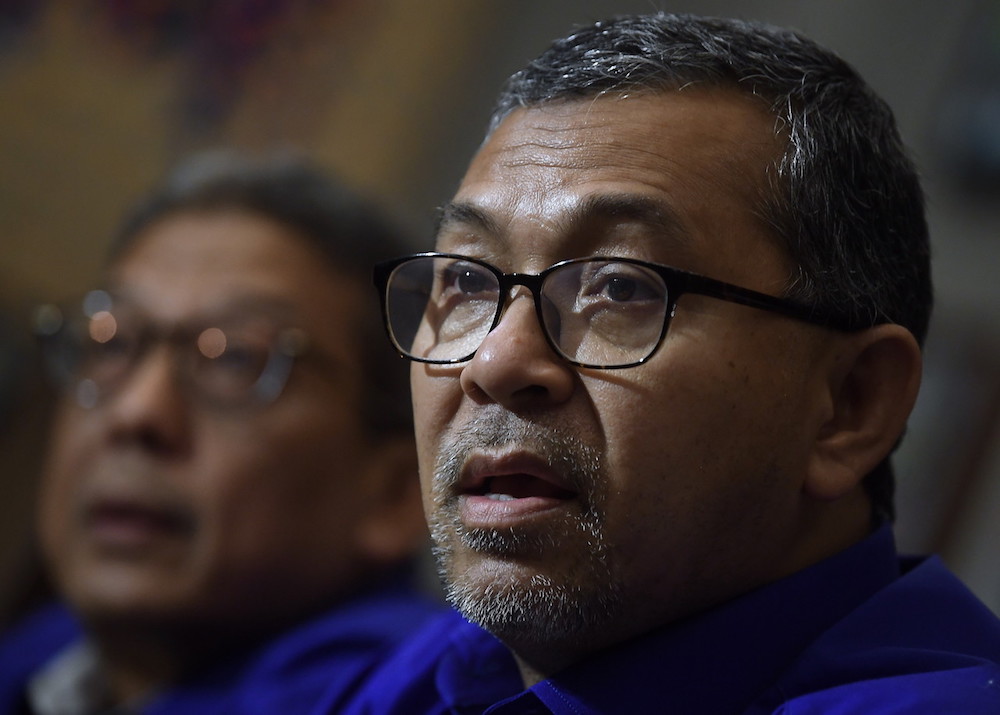 Datuk Seri Azlan Man speaks to the press in Kangar May 2, 2018. u00e2u20acu201d Bernama pic