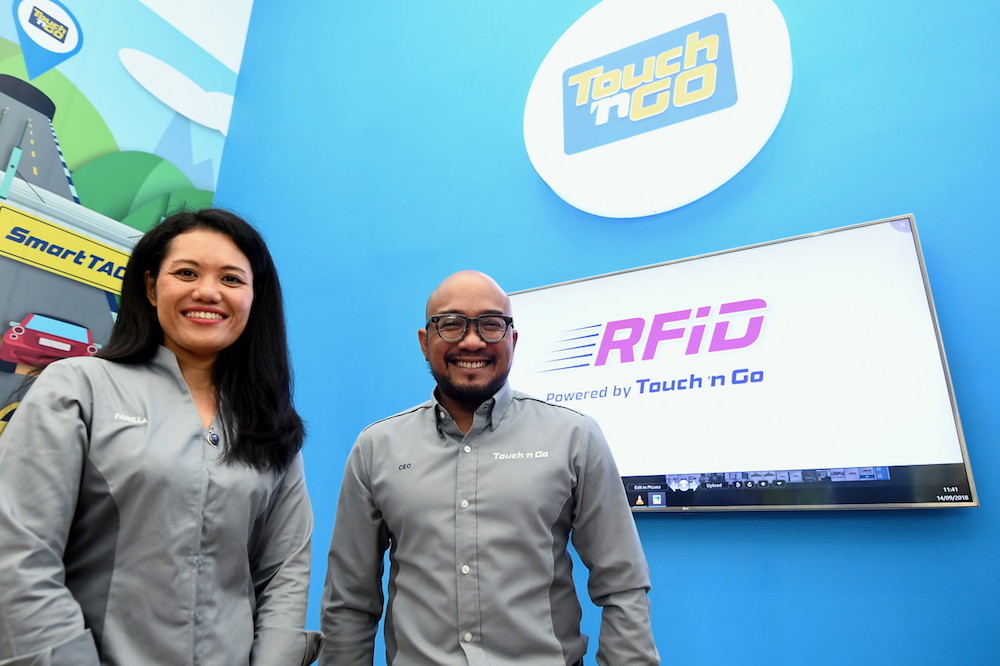 Touch u00e2u20acu02dcn Go Sdn Bhd CEO, Syahrunizam Samsudin (right), attends RFID Media Day in Bangsar September 14, 2018. u00e2u20acu201d Bernama pic
