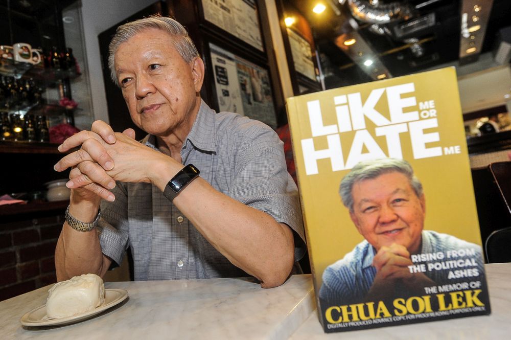 Tan Sri Dr Chua Soi Lek poses with a copy of his book 'Like Me Or Hate Me' in Kuala Lumpur October 17, 2018. u00e2u20acu201d Picture by Shafwan Zaidon