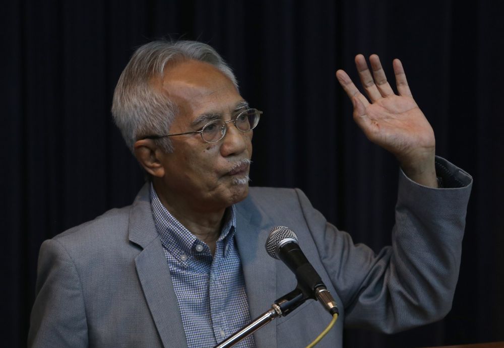 Datuk A Kadir Jasin said said Umno’s integrated goal is to bury Bersatu and block PAS. ― Picture by Razak Ghazali