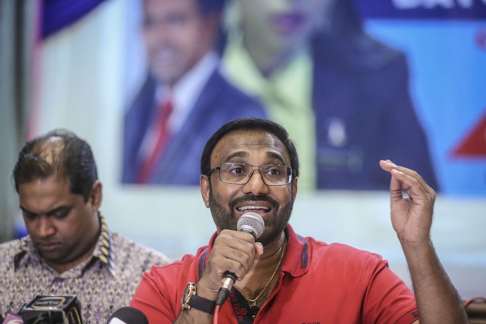 On Monday, news emerged that Vell Paari was seeking a court order to declare his father Samy Vellu mentally unfit under the Mental Health Act 2001. — Picture by Firdaus Latif