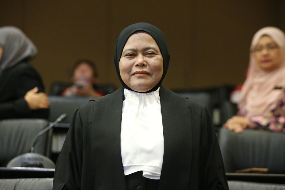 Federal Court judge Datuk Nor Bee Ariffin is sworn-in at the Palace of Justice in Putrajaya November 26, 2018. u00e2u20acu2022 Picture by Azinuddin Ghazali