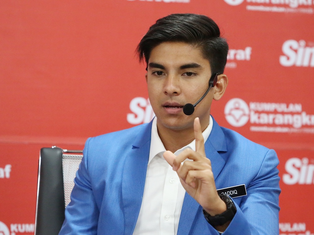 Syed Saddiq Syed Abdul Rahman gives a talk at Karangkraf in Shah Alam December 7, 2018. u00e2u20acu201d Picture by Choo Choo May