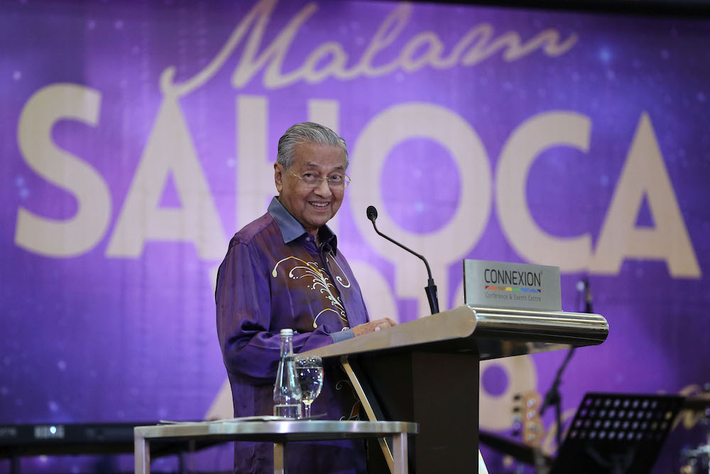 Tun Dr Mahathir Mohamad speaks during Sultan Abdul Hamid Collegeu00e2u20acu2122s (SAHC) annual dinner in Kuala Lumpur December 21, 2018. u00e2u20acu201d Picture by Yusof Mat Isa