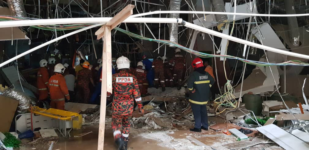 An explosion at the City One Megamall in Kuching injured 16 people, while the fate of two others is still unknown. u00e2u20acu201d Picture from Bomba Sarawak