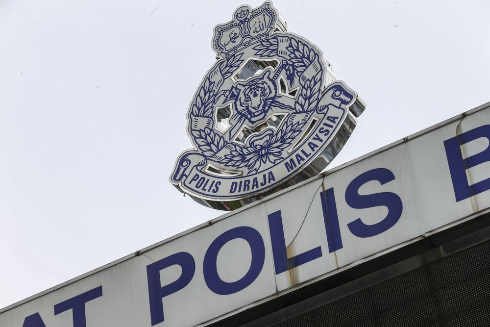 Johor Bahru Selatan district police chief ACP Mohd Padzli Mohd Zain said the teenagers, aged between 15 and 17, were nabbed on the day of the incident on April 8, after the victim lodged a police report at the Setia Indah police station. ― Picture by Hari Anggara