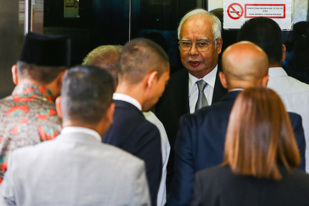 Datuk Seri Najib Razak arrives at the Kuala Lumpur Court Complex April 15, 2019. — Picture by Hari Anggara