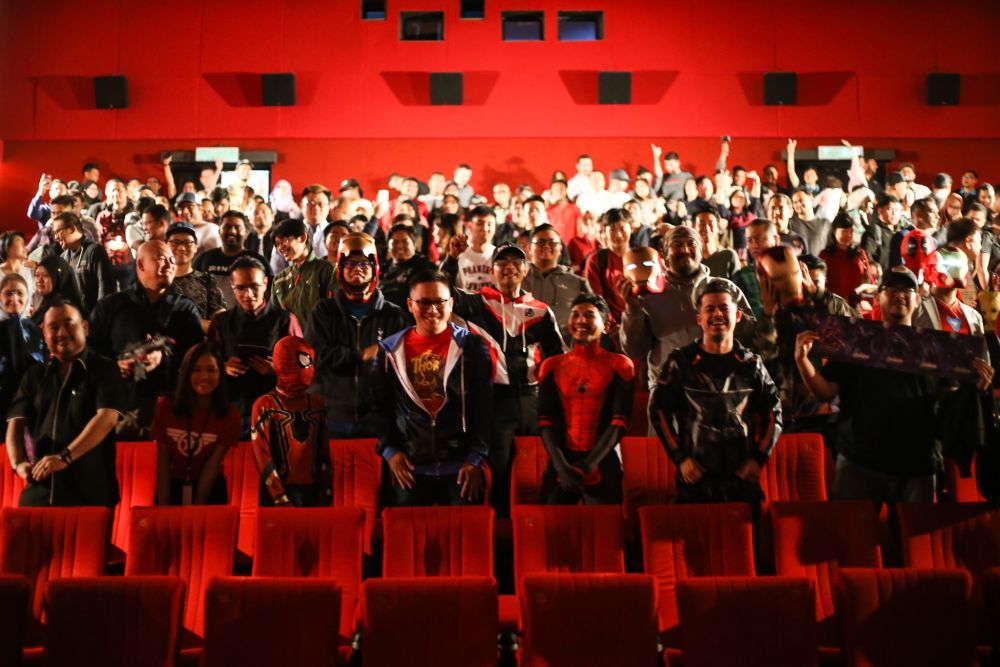 Fans giving a standing ovation after the end of the first screening of u00e2u20acu02dcAvengers: Endgameu00e2u20acu2122 at mmCineplexes. u00e2u20acu201d Picture by Ahmad Zamzahuri