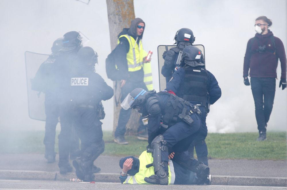 Riot police detain protesters as they clash at a demonstration during the Act XXIV (the 24th consecutive national protest on Saturday) of the yellow vest movement in Strasbourg, France, April 27, 2019. u00e2u20acu201d Reuters pic