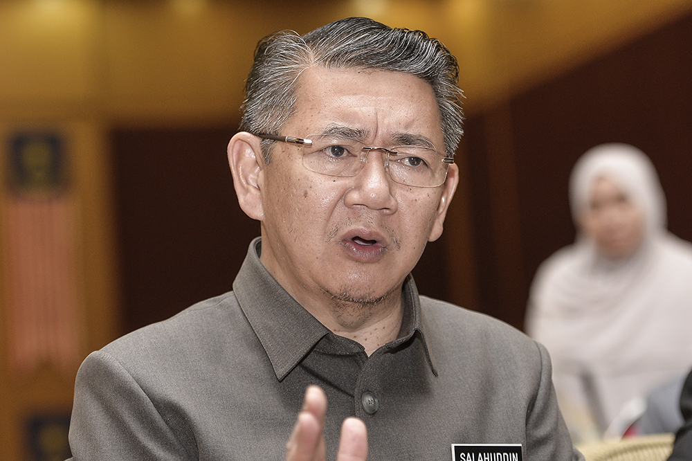 Agriculture and Agro-based Industry Minister Datuk Salahuddin Ayub attends the ministryu00e2u20acu2122s monthly assembly in Putrajaya May 23, 2019. u00e2u20acu201d Picture by Miera Zulyana
