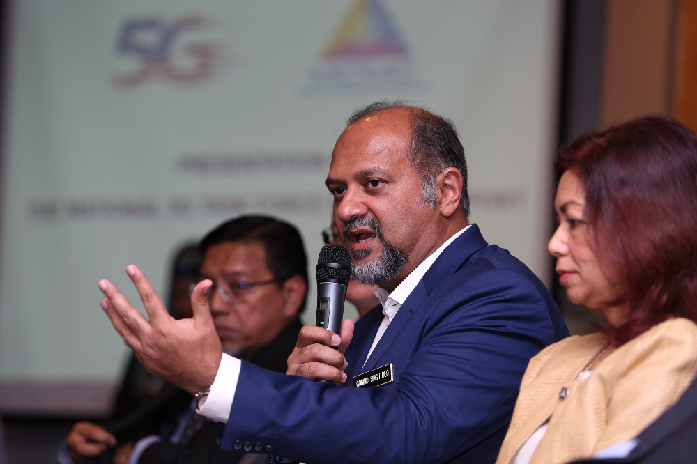 Communications and Multimedia Minister Gobind Singh Deo attends the handing over of 5G task force report at the Malaysian Communications and Multimedia Commission (MCMC) in Cyberjaya July 29, 2019. u00e2u20acu201d Picture by Choo Choy May