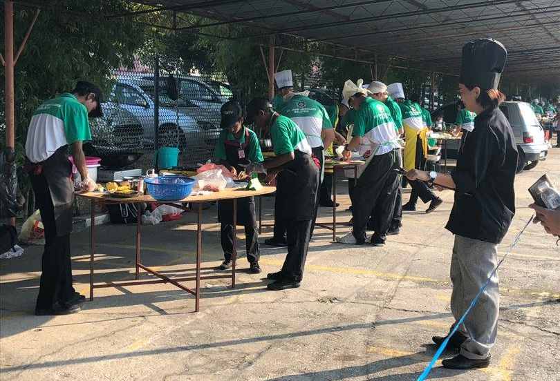 Some 270 members of St John Ambulance Malaysia, Perak chapter taking part in the 40th Cooking and Flag Signalling Competition organised by the Perak chapter. u00e2u20acu201d Picture courtesy of St John Ambulance Malaysia, Perak chapter
