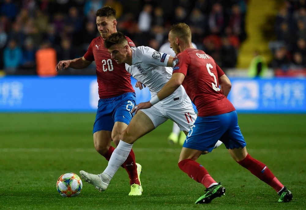 Czech Republicu00e2u20acu2122s midfielder Lukas Masopust (left) and defender Vladimir Coufal vie for the ball with Englandu00e2u20acu2122s midfielder Mason Mount during their Uefa Euro 2020 qualifier Group A match at the Sinobo Arena,October 11, 2019. u00e2u20acu201d AFP pic