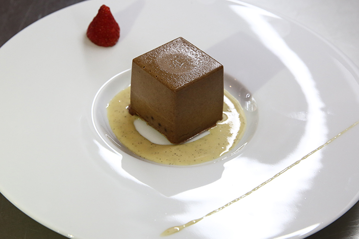 The dessert showcased artisan single origin chocolate from Chocolate Concierge in a light, airy mousse with a sponge cake layer and chocolate served with a vanilla sauce made with Vanilla Temerloh.