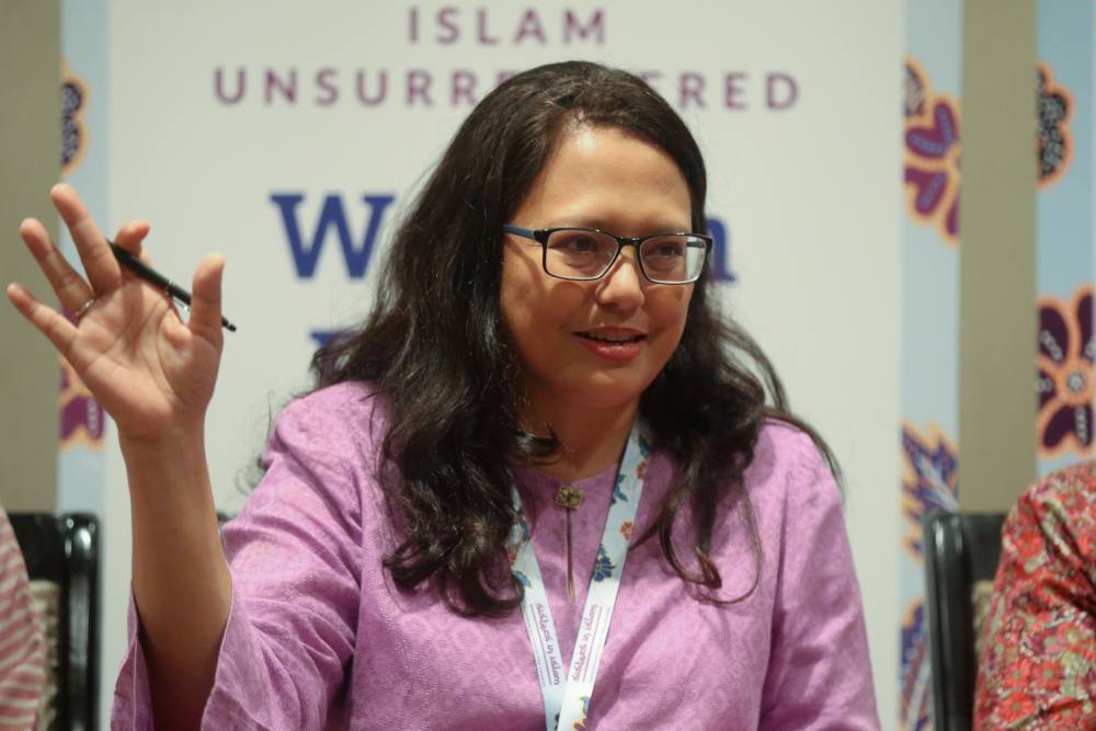 Executive director of Sisters in Islam (SIS) Rozana Isa speaks during a press conference in Kuala Lumpur October 15, 2019. ― Picture by Firdaus Latif