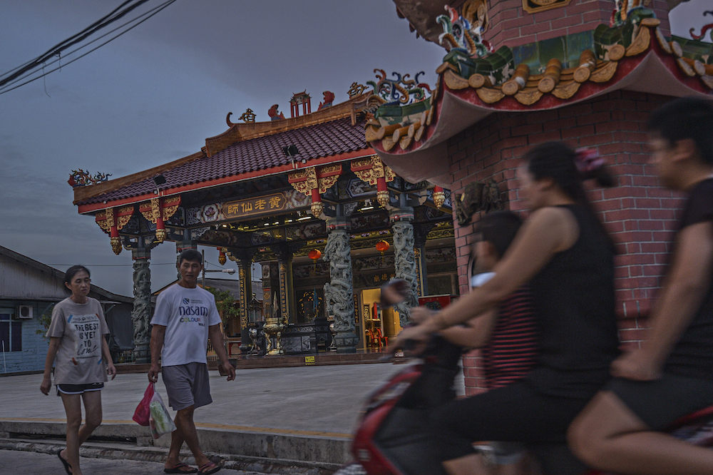 A temple in Kampung Kukup Laut in Kukup, Pontian November 3, 2019. — Picture by Shafwan Zaidon