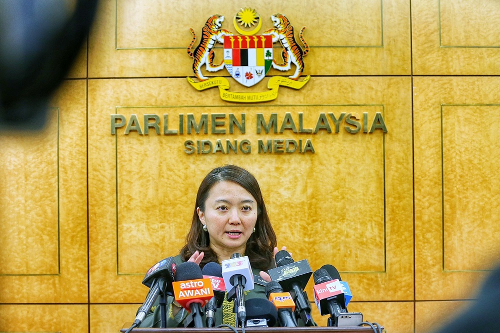 Hannah Yeoh speaks during a press conference at the Parliament Lobby November 6, 2019. u00e2u20acu201d Picture by Ahmad Zamzahuri 
