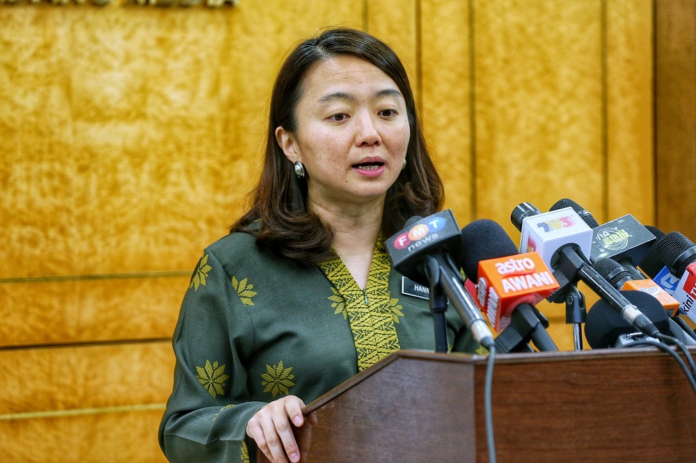 Hannah Yeoh speaks during a press conference at the Parliament Lobby November 6, 2019. u00e2u20acu201d Picture by Ahmad Zamzahuri 