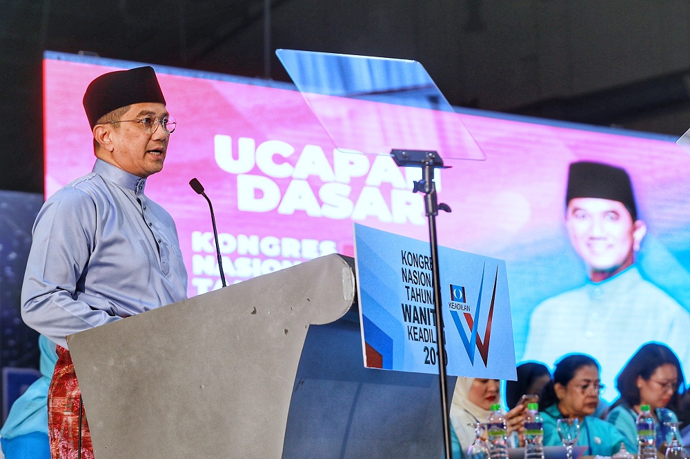 PKR deputy president Datuk Seri Azmin Ali delivers his speech during the PKR Women and Youth National congress in Melaka  December 5, 2019. u00e2u20acu201d Picture by Ahmad Zamzahuri 