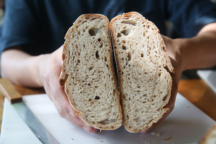 The Country Loaf is made from a blend of rye, whole wheat and white flour which yields a chewy and moist crust with a slight sweetness from the rye